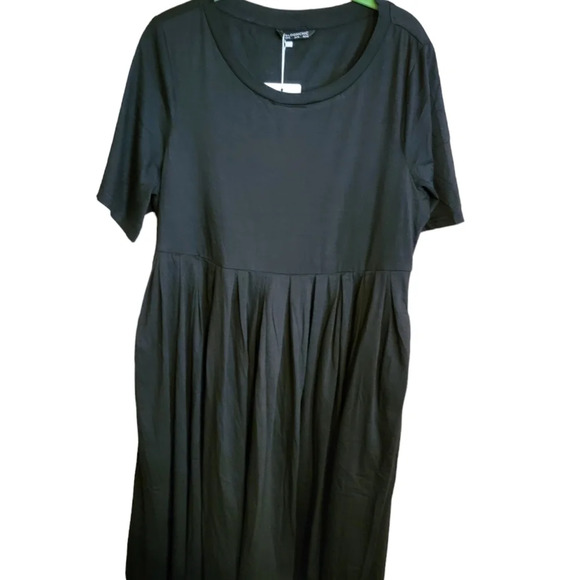 Dress - Picture 1 of 2